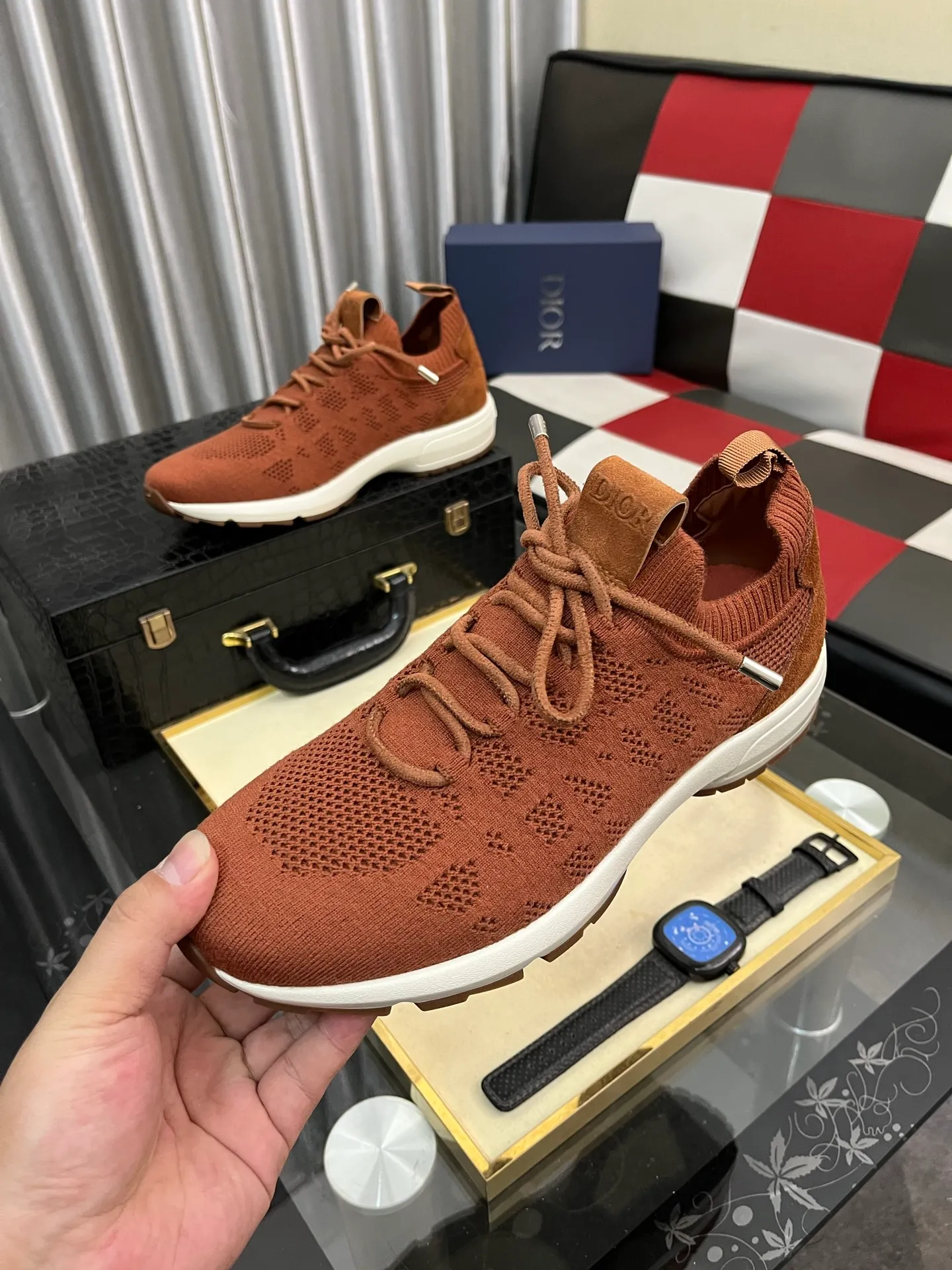 Men's shoes 💰: 400⌚️⌚️2025 new Dior fly-knit breathable casual men's shoes are on the market, original order, impeccable, the upper is made of imported fly-knit, and the original outsole is made one to one quarter. It is super comfortable on the feet. It is a must-buy pair of shoes. Available in sizes 38-446️⃣